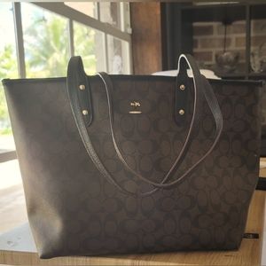 Coach Women's Reversible Large City Tote 12×12×6 Drop 11 inches